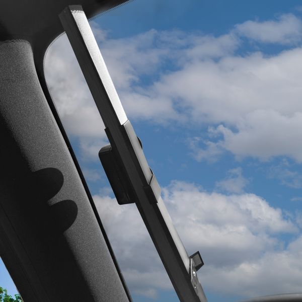 Солнцезащитная шторка на лобовое стекло с роликовым механизмом Vehicle Shade 1,2м*0,65 м Black 109307-1 фото